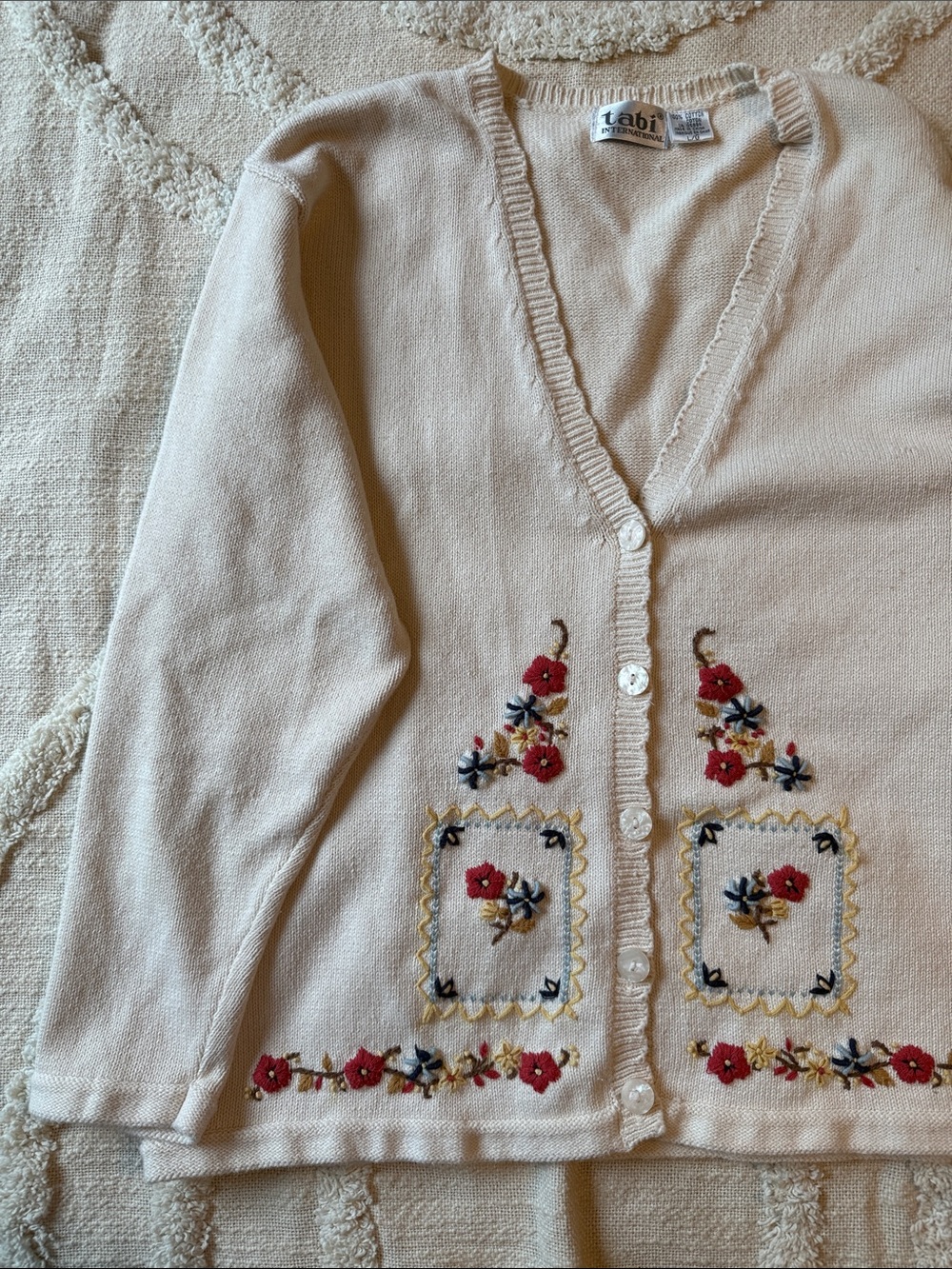 Tabi Cream V-Neck Embroidered Button Cardigan